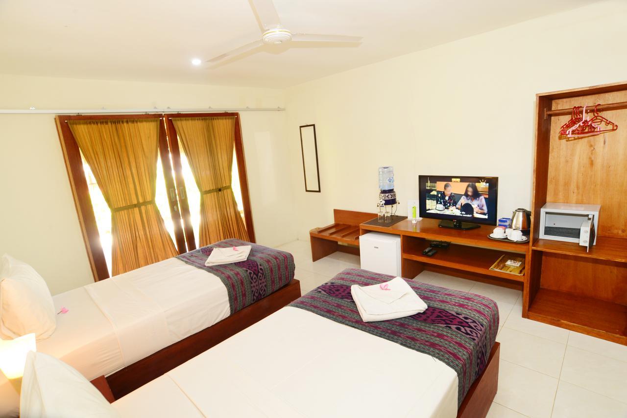 Mama Bella'S Retreat Bed & Breakfast Senggigi Exterior foto