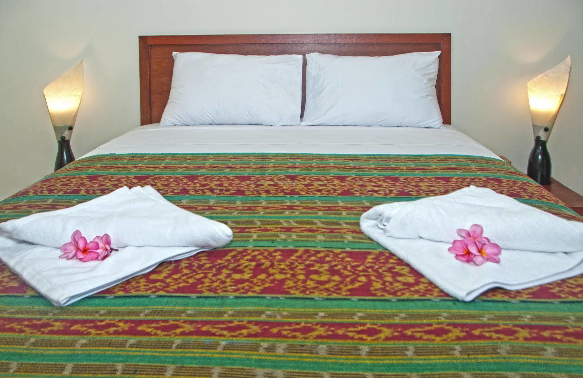 Mama Bella'S Retreat Bed & Breakfast Senggigi Exterior foto