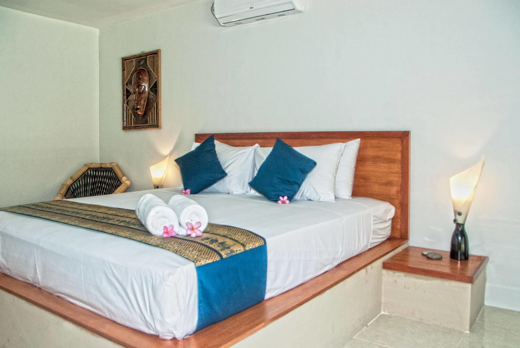 Mama Bella'S Retreat Bed & Breakfast Senggigi Exterior foto